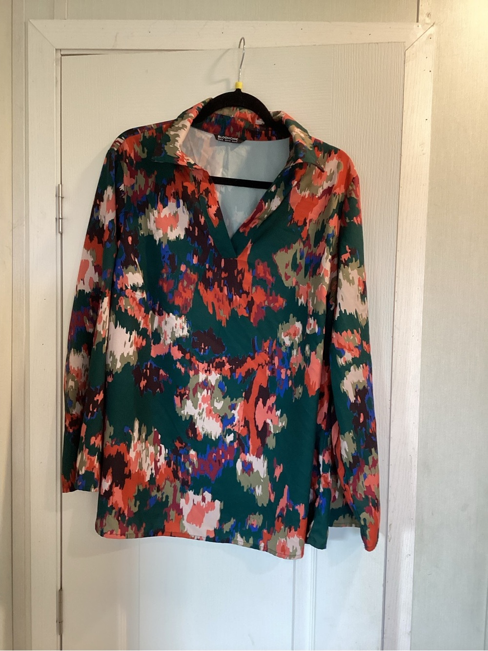 BloomChic Green Multicolor V-Neck Long Sleeve Blouse 14/16 EUC